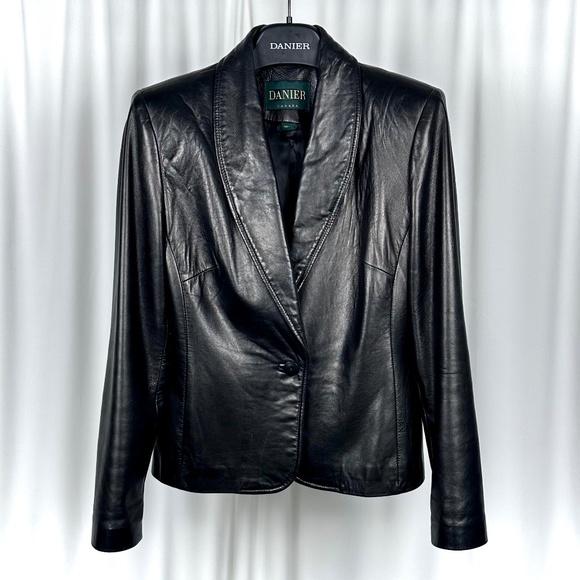 Vintage 1990’s Danier Leather Short Blazer in Soft Black Lambskin - S/M - Picture 1 of 11
